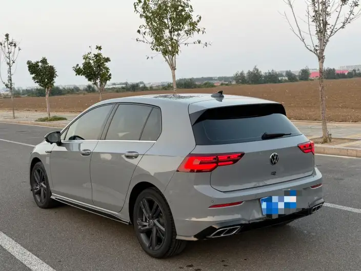 Volkswagen Golf 2021 Model 280TSI DSG R-Line – фото 3
