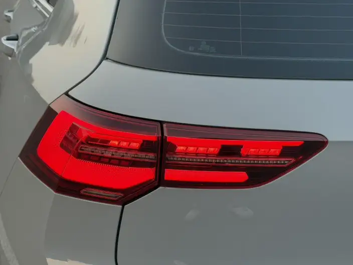Volkswagen Golf 2021 Model 280TSI DSG R-Line – фото 6