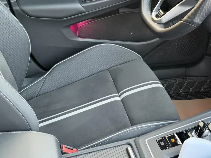 Volkswagen Golf 2021 Model 280TSI DSG R-Line – фото 10