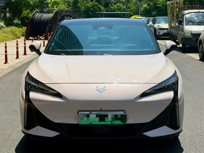 Arcfox α-S 5 2024 Model 560MAX 185kW