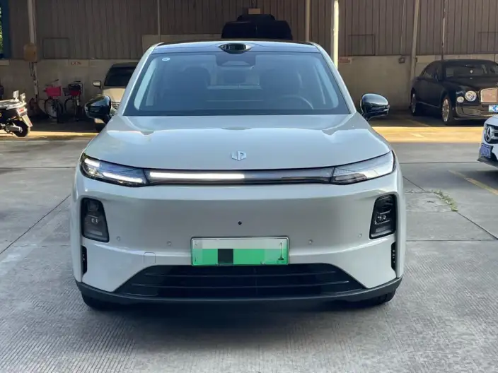 Leapmotor C10 2027 Model EV Edition 660 LiDAR Edition – фото 2