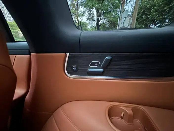 Aito M9 2024 Model Extended Range Ultra VI seat Edition – фото 9