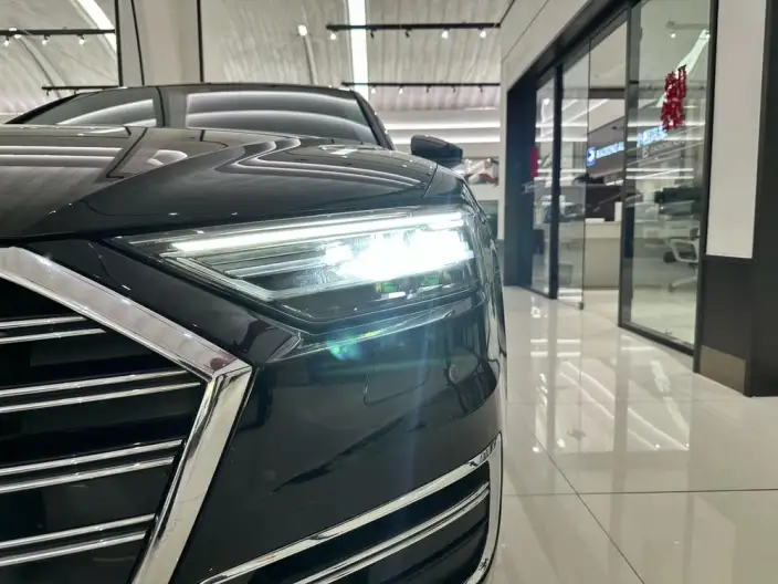 Audi A8 2022 Model A8L 50 TFSI quattro Comfort Model Collector Edition Edition – фото 7