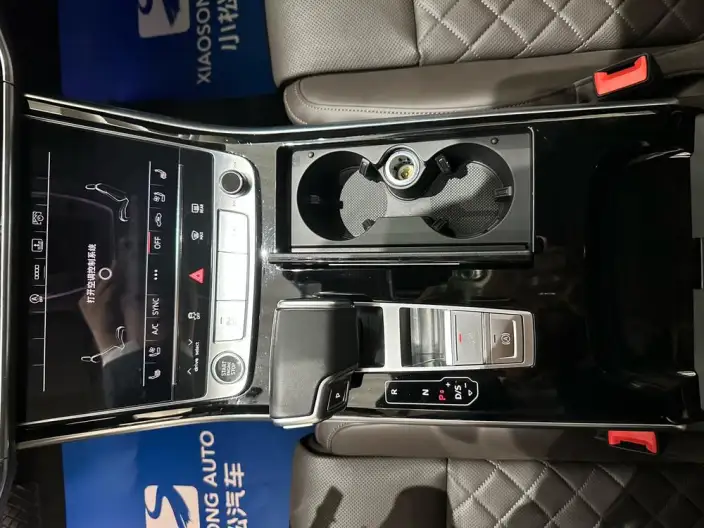 Audi A8 2022 Model A8L 50 TFSI quattro Comfort Model Collector Edition Edition – фото 10