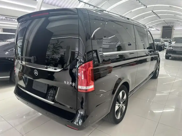 Mercedes-Benz V-Class 2022 Model V 260 L Long wheelbase Premium Edition – фото 6