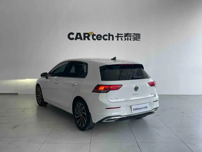 Volkswagen Golf 2023 Model 280TSI DSG Pro – фото 4