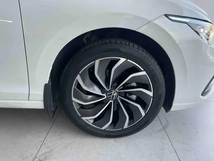 Volkswagen Golf 2023 Model 280TSI DSG Pro – фото 8