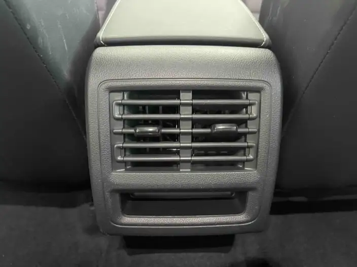 Volkswagen Golf 2023 Model 280TSI DSG Pro – фото 9