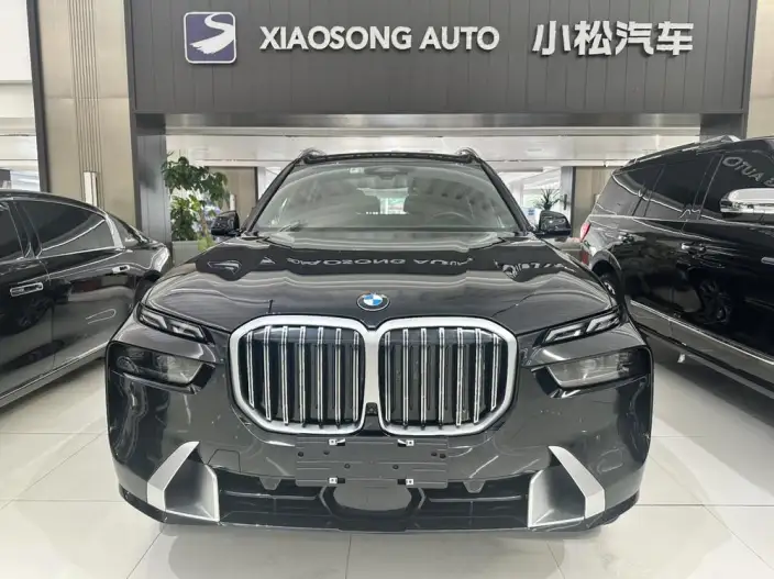 BMW X7 2023 Model xDrive40i Exclusive Model Luxury Set – фото 2