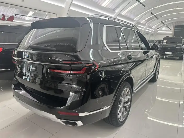 BMW X7 2023 Model xDrive40i Exclusive Model Luxury Set – фото 5