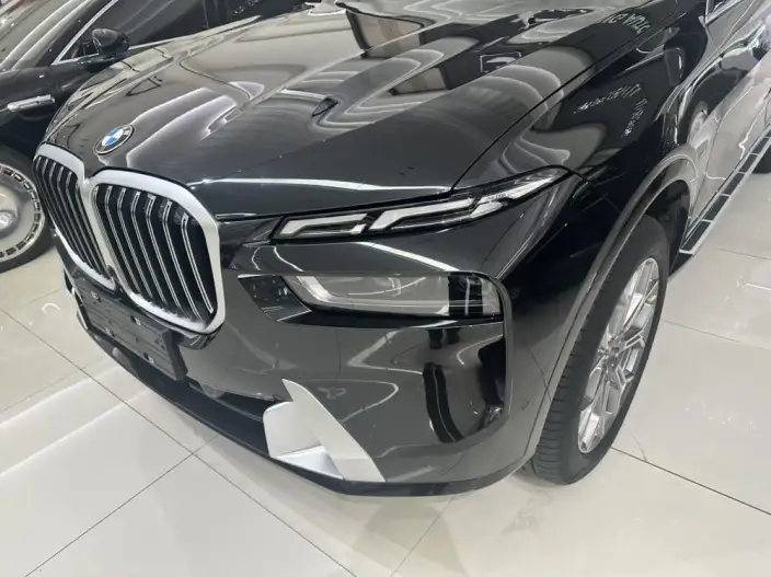 BMW X7 2023 Model xDrive40i Exclusive Model Luxury Set – фото 7