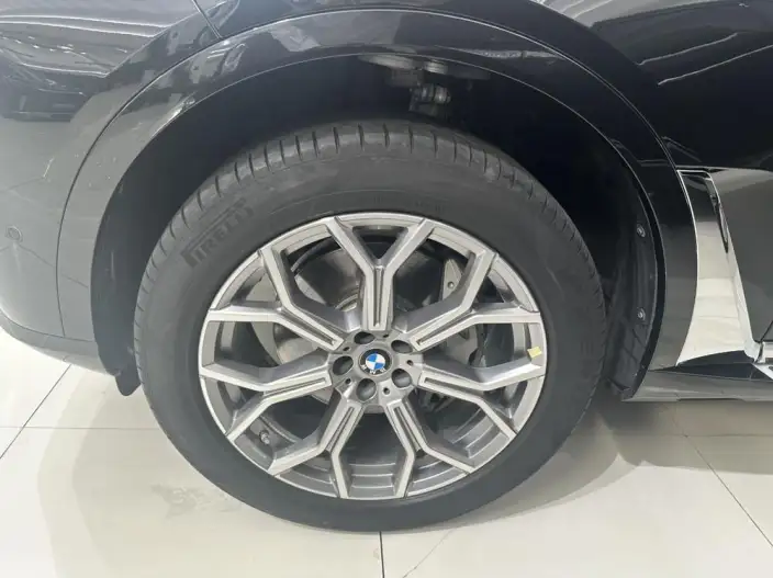 BMW X7 2023 Model xDrive40i Exclusive Model Luxury Set – фото 8