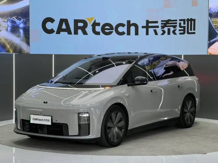 Li Auto i8 2025 Model Standard Edition – фото 1
