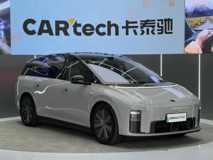 Li Auto i8 2025 Model Standard Edition – фото 3