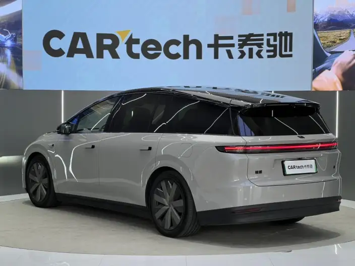 Li Auto i8 2025 Model Standard Edition – фото 5