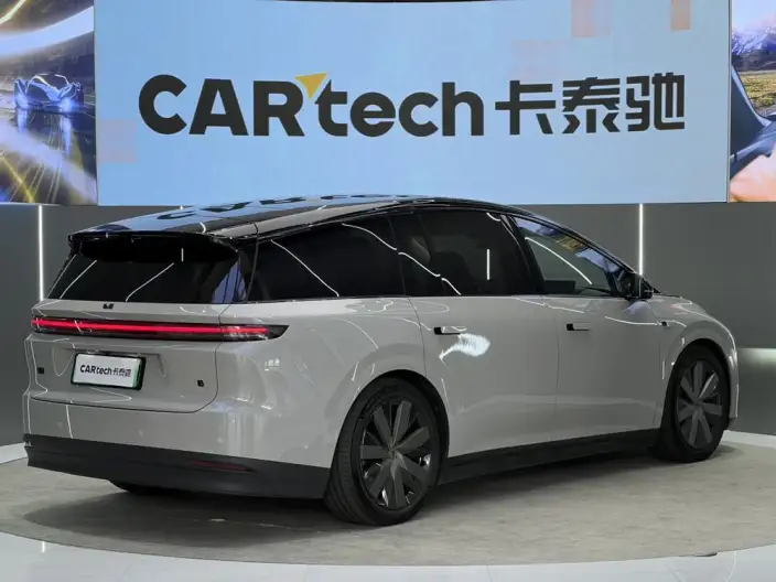 Li Auto i8 2025 Model Standard Edition – фото 7