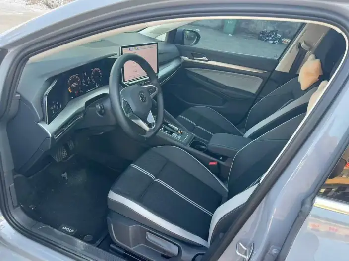 Volkswagen Golf 2026 Model 300TSI Pro – фото 8
