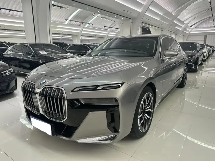 BMW 7 Series 2023 Model 735Li M Sports Set – фото 1