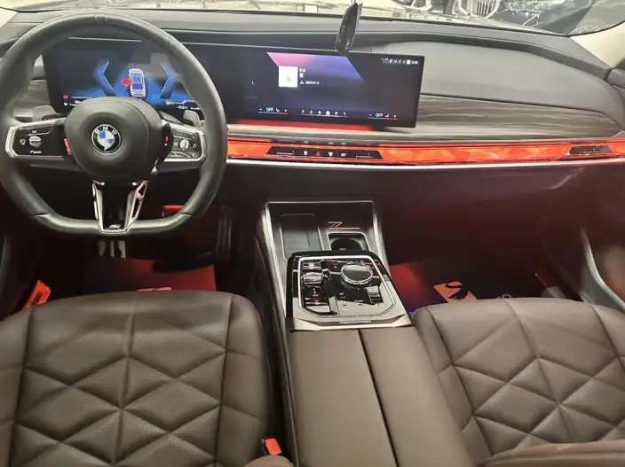 BMW 7 Series 2023 Model 735Li M Sports Set – фото 10