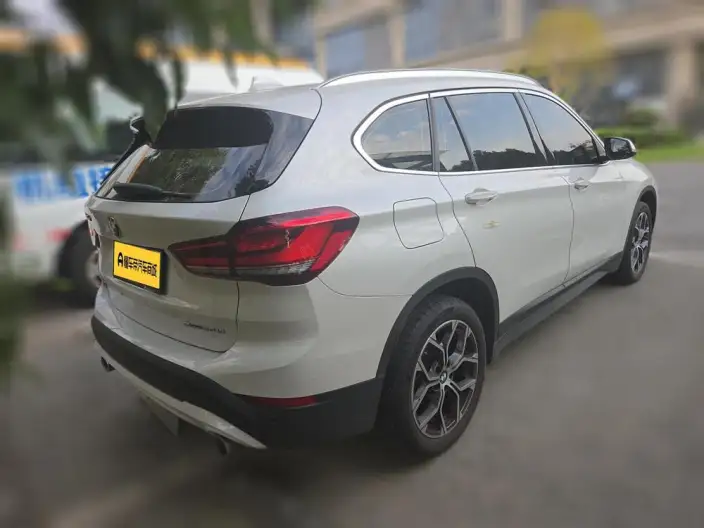 BMW X1 2022 Model sDrive25Li Leading Model – фото 2