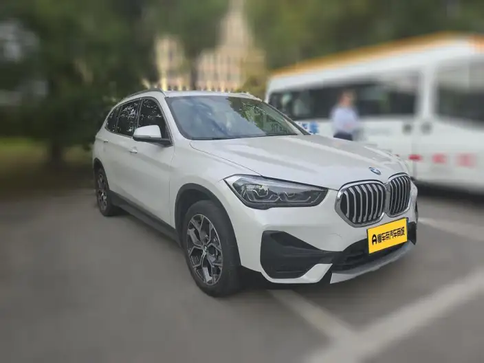 BMW X1 2022 Model sDrive25Li Leading Model – фото 3