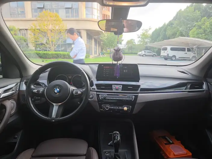 BMW X1 2022 Model sDrive25Li Leading Model – фото 5