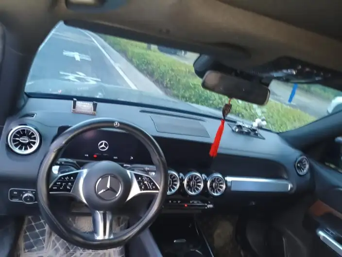 Mercedes-Benz GLB 2024 Model Facelift GLB 200 Dynamic Model – фото 5