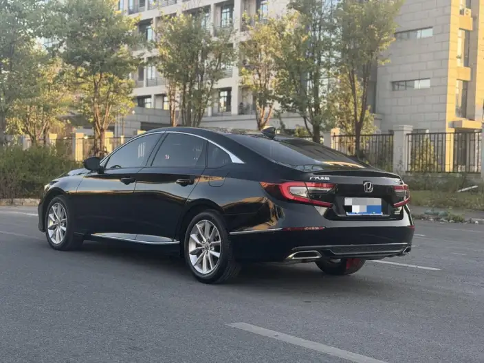 Honda Accord 2022 Model 260TURBO Deluxe Edition – фото 4