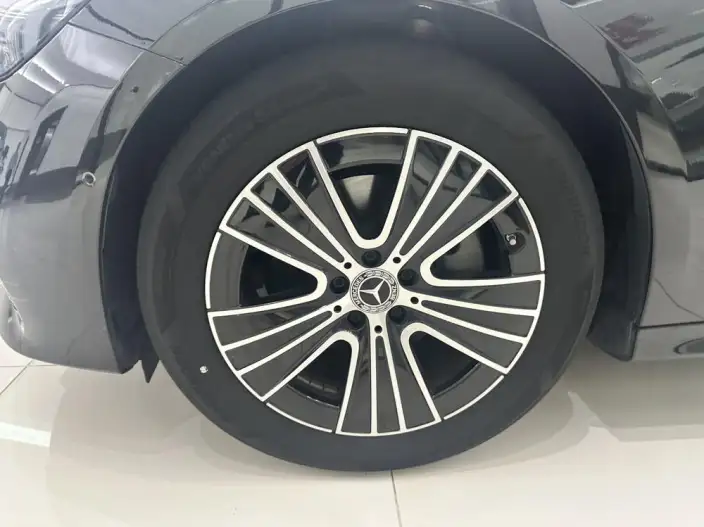 Mercedes-Benz E-Class 2024 Model E 260 L sedan – фото 8