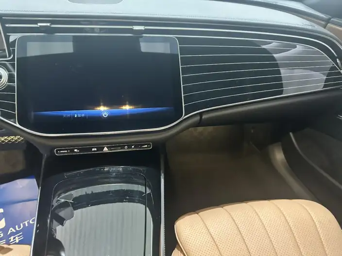 Mercedes-Benz E-Class 2024 Model E 260 L sedan – фото 9