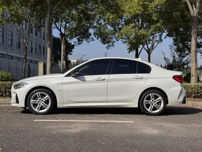 BMW 1 Series 2021 Model Facelift 120i M Sports Night Edition – фото 3