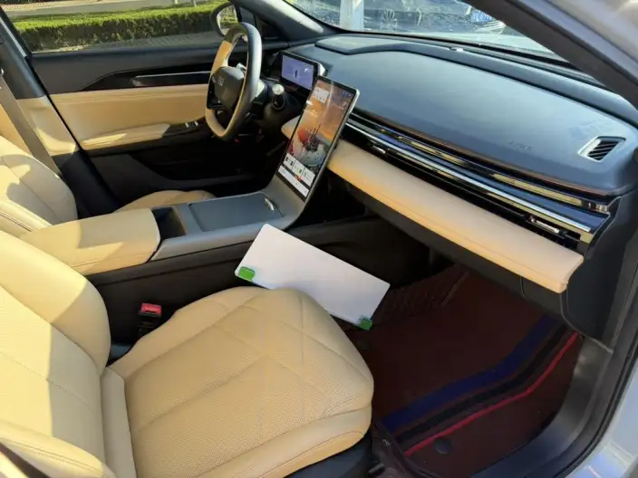 Geely Galaxy L6 2023 Model 1.5T DHT 60km PLUS – фото 10