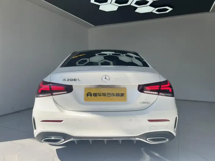 Mercedes-Benz A-class 2023 Model A 200 L Sports sedan Fashion Edition – фото 4
