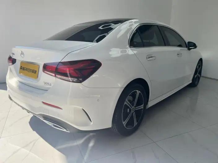 Mercedes-Benz A-class 2023 Model A 200 L Sports sedan Fashion Edition – фото 5