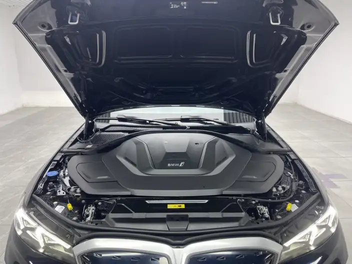 BMW i3 2023 Model eDrive35L – фото 10