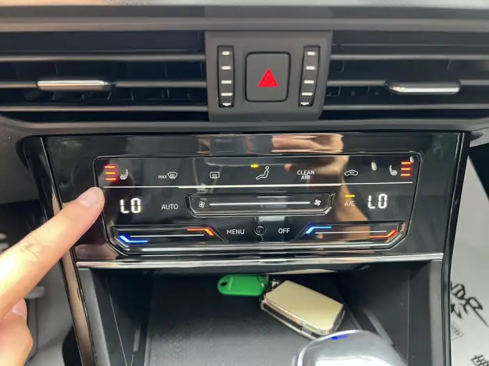 Volkswagen Passat 2022 Model 280TSI Business Edition – фото 8