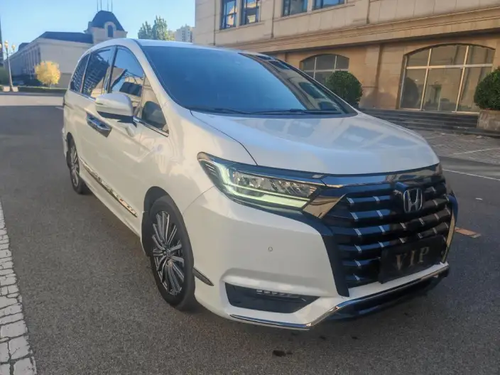 Honda Elysion 2022 Model 2.0L Hybrid Classic Edition – фото 3