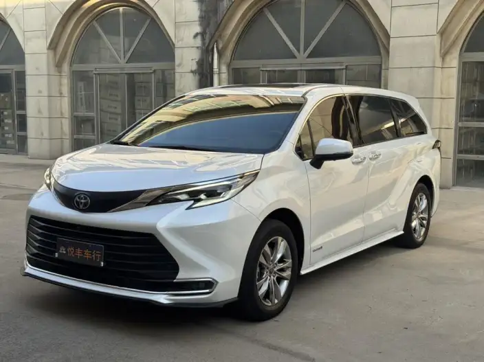 Toyota Sienna 2023 Model Hybrid 2.5L Comfort Edition – фото 1