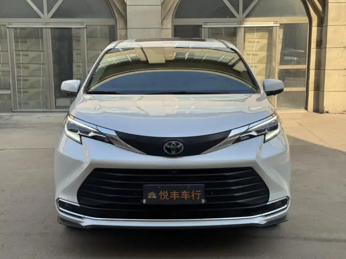 Toyota Sienna 2023 Model Hybrid 2.5L Comfort Edition – фото 2