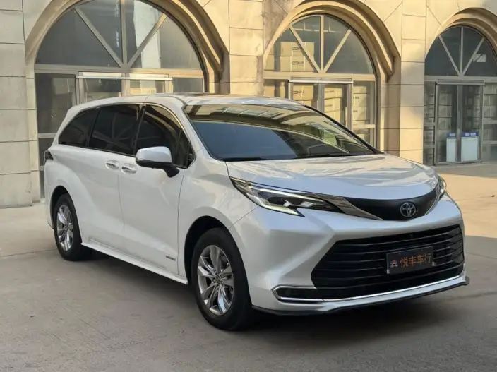 Toyota Sienna 2023 Model Hybrid 2.5L Comfort Edition – фото 3
