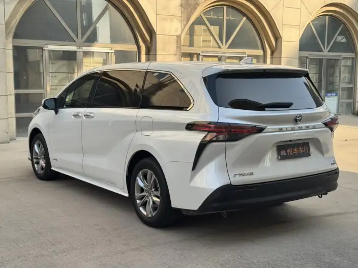 Toyota Sienna 2023 Model Hybrid 2.5L Comfort Edition – фото 4