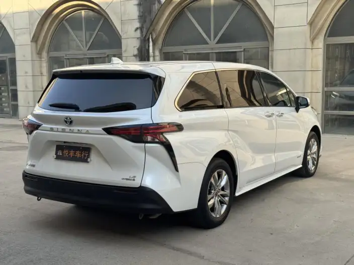 Toyota Sienna 2023 Model Hybrid 2.5L Comfort Edition – фото 6