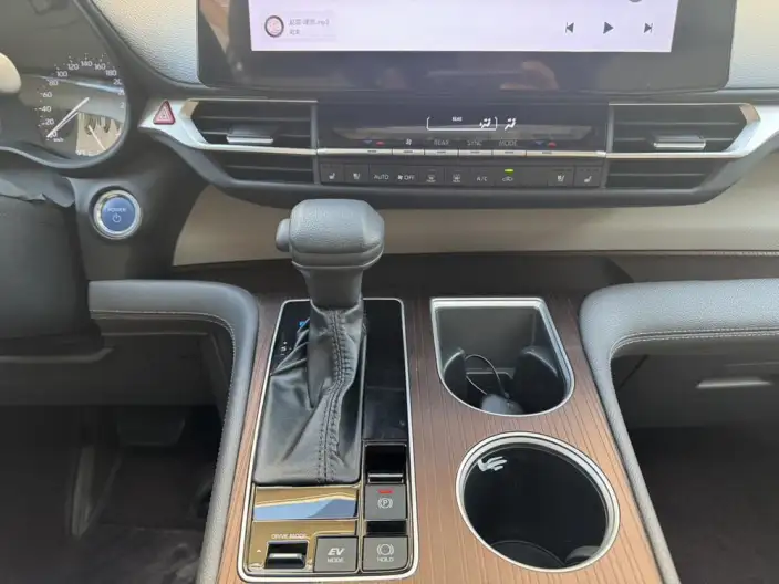 Toyota Sienna 2023 Model Hybrid 2.5L Comfort Edition – фото 9