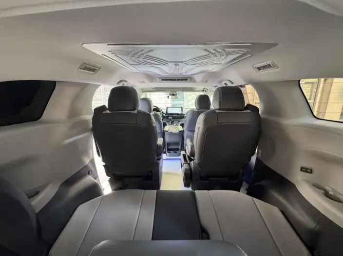 Toyota Sienna 2023 Model Hybrid 2.5L Comfort Edition – фото 10