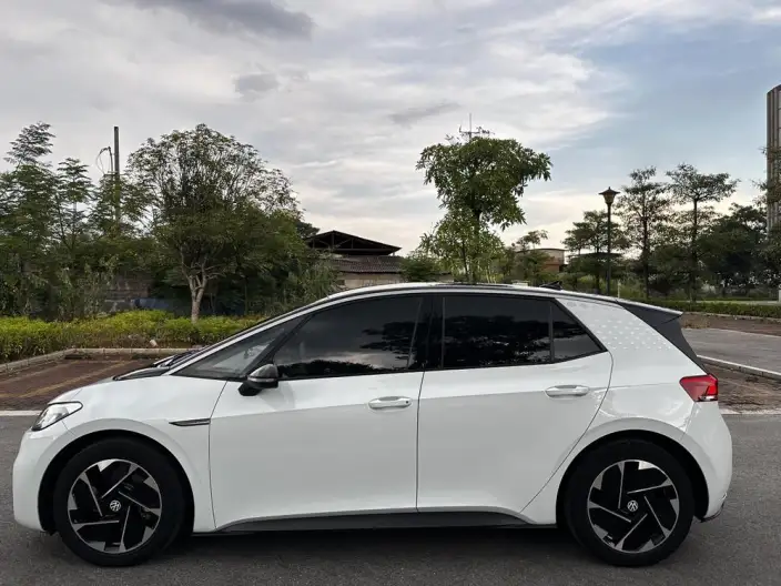 Volkswagen ID.3 2023 Model Pure Smart Edition – фото 3