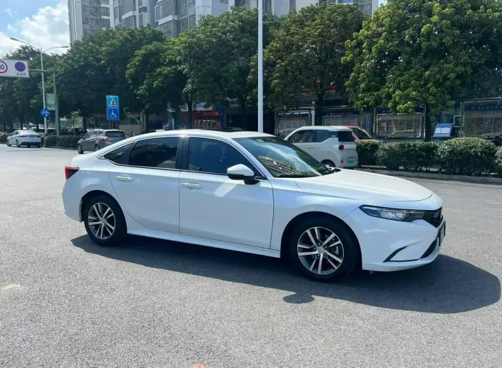 Model Ge 2023 Model 240TURBO CVT Leading version – фото 3