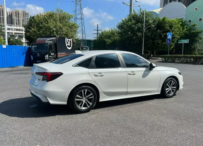 Model Ge 2023 Model 240TURBO CVT Leading version – фото 6