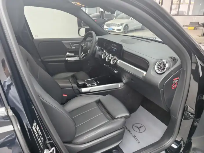 Mercedes-Benz GLB 2023 Model GLB 220 Fashion Model – фото 8