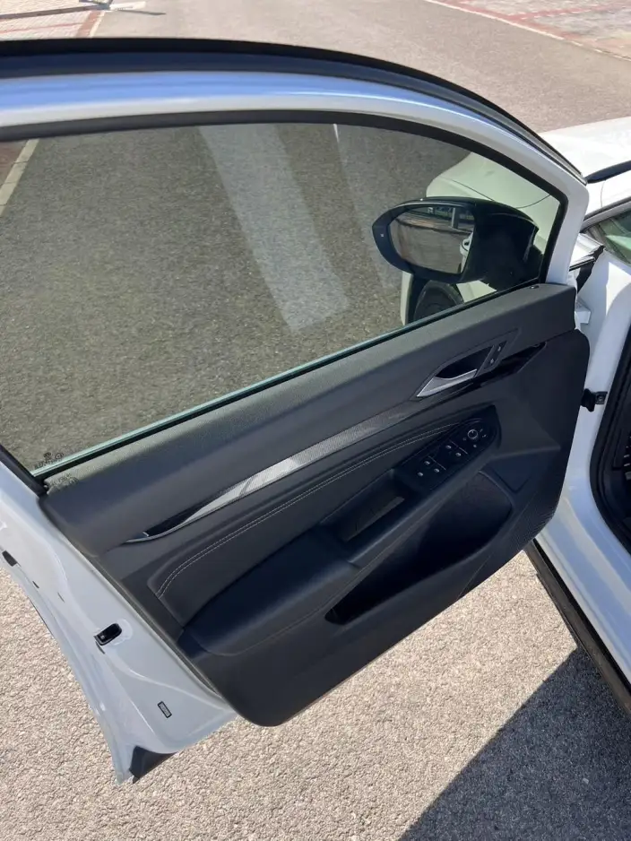 Volkswagen Golf 2023 Model Facelift 280TSI DSG R-Line Lite – фото 9