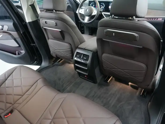 BMW X5 2025 Model xDrive30Li Exclusive Model M Sports Night Set – фото 9